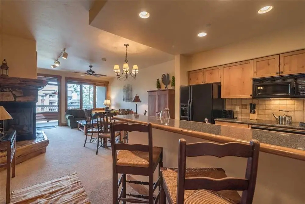 Tl2212 Stunning Condo with Private Balcony Overlooking the Pool