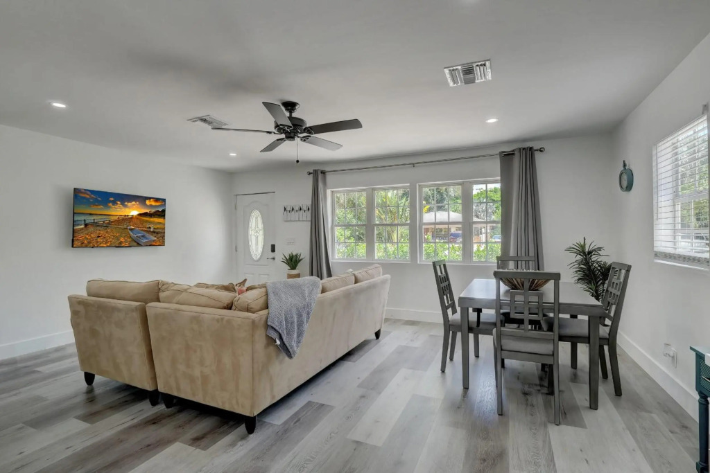 Three Rental Units In This Bonita Springs Compound