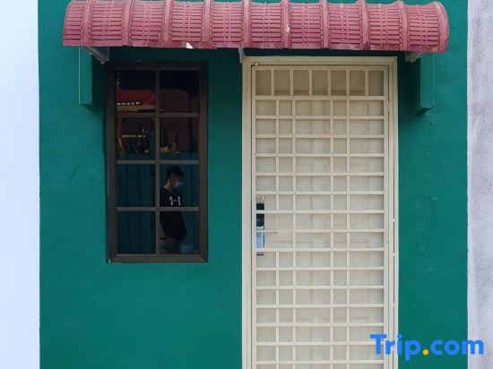 Jenjarom No. 32 Modern Cozy Homestay for 4 Pax by BeeStay