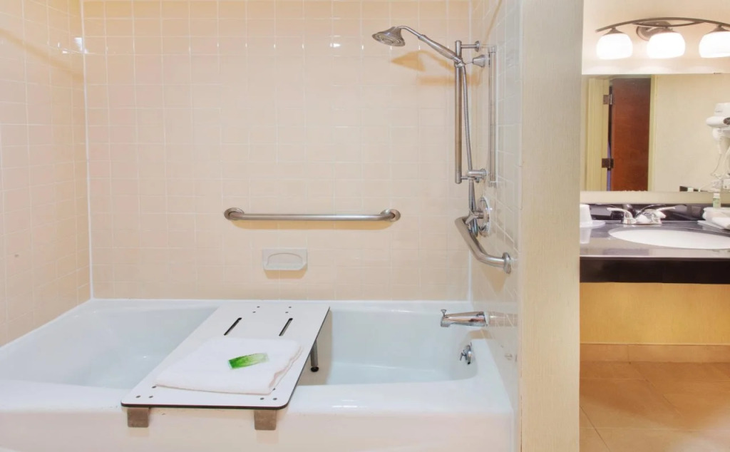Holiday Inn Express Hotel & Suites Irving DFW Airport North by IHG