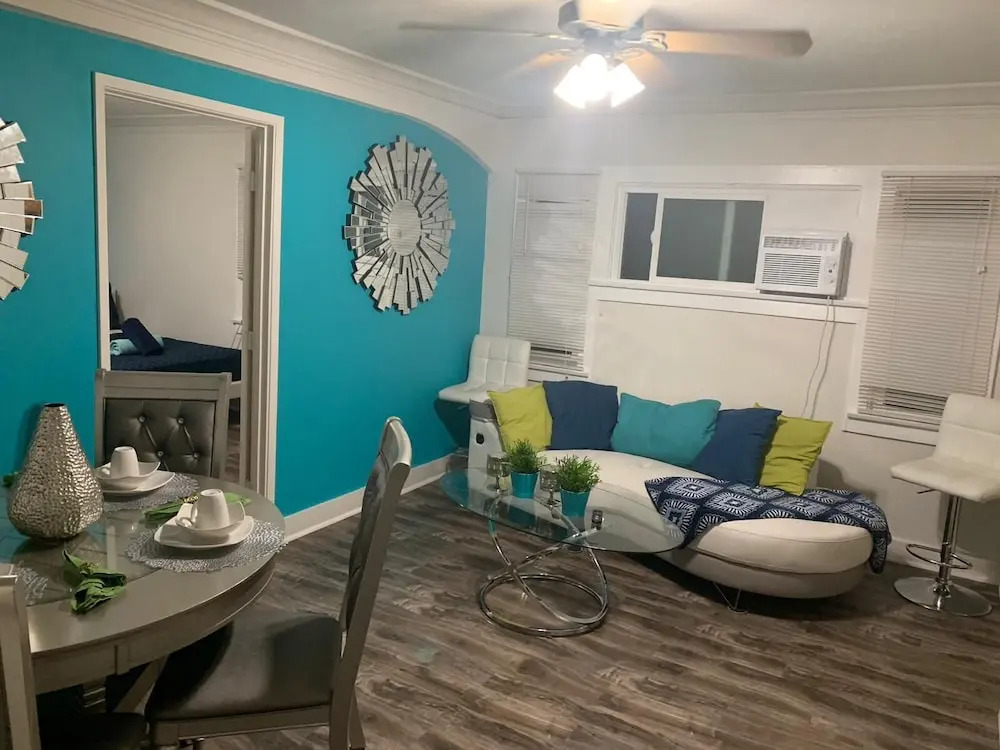 Hollywood Comfortable Stay