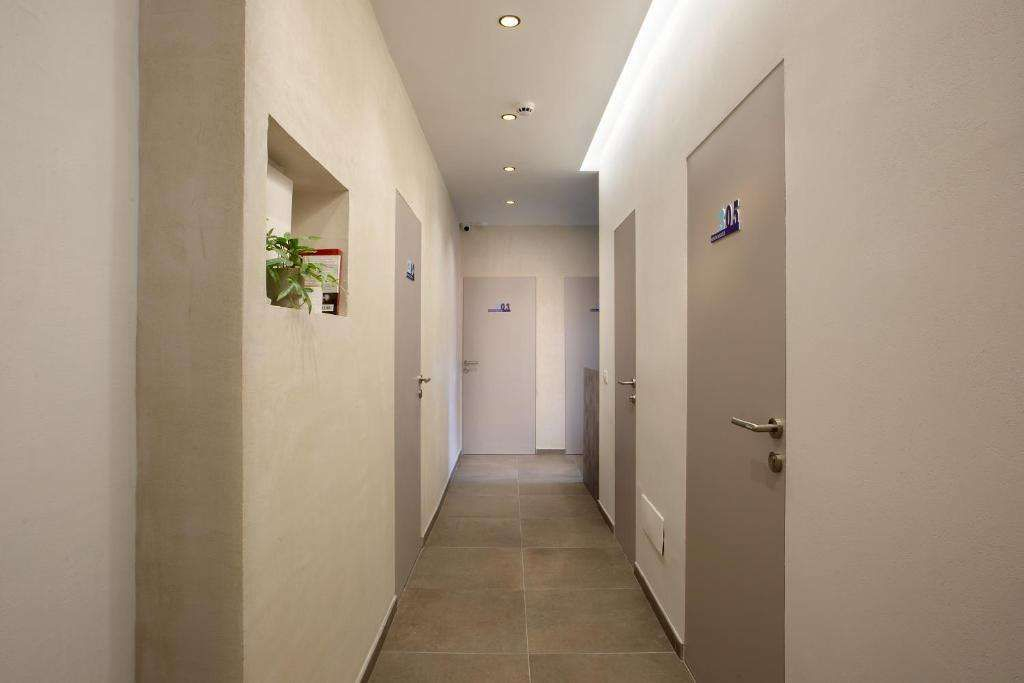 MARE FUORI ROOMS