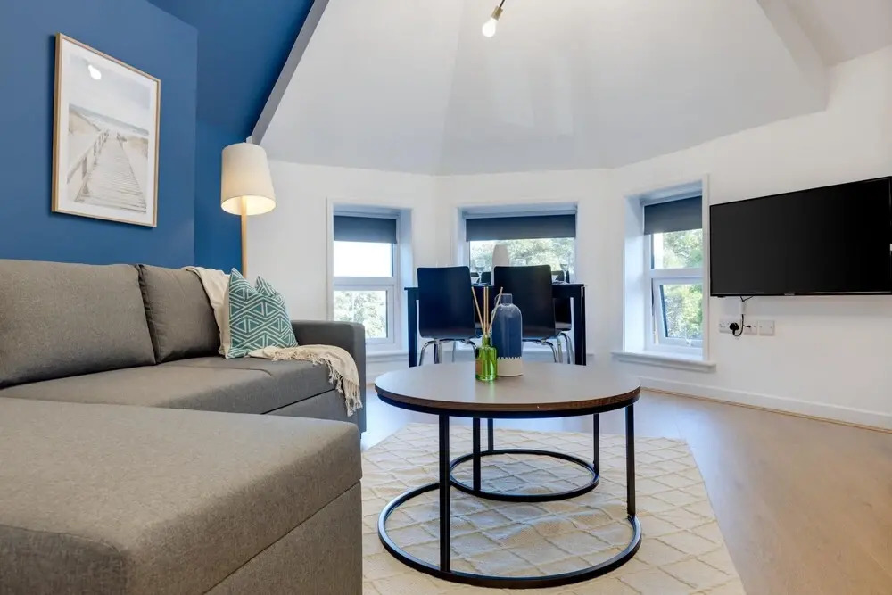 Scarborough 2BR Apt Near Beach & Park