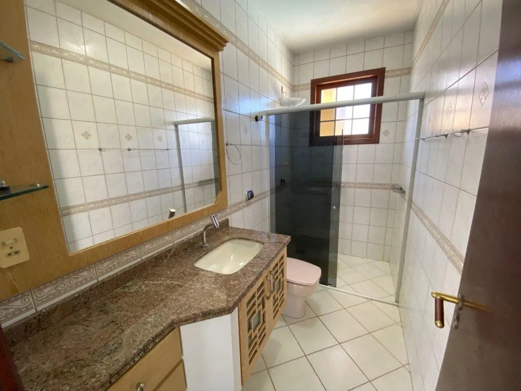 Casa 3 Dormitórios Jurere Internacional