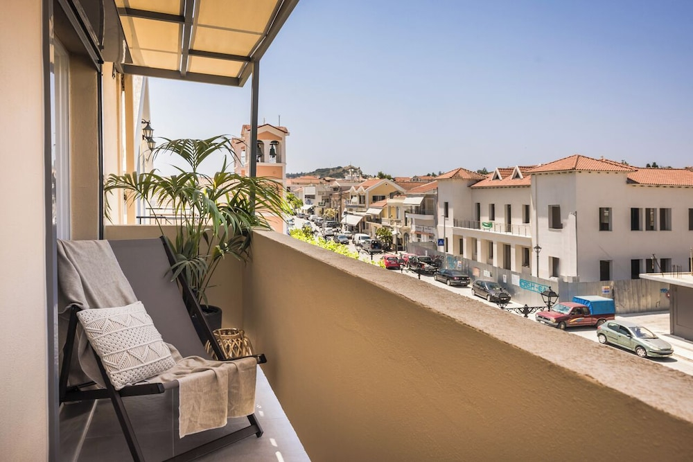 Nomāde Agora - Luxury Suites in Lixouri