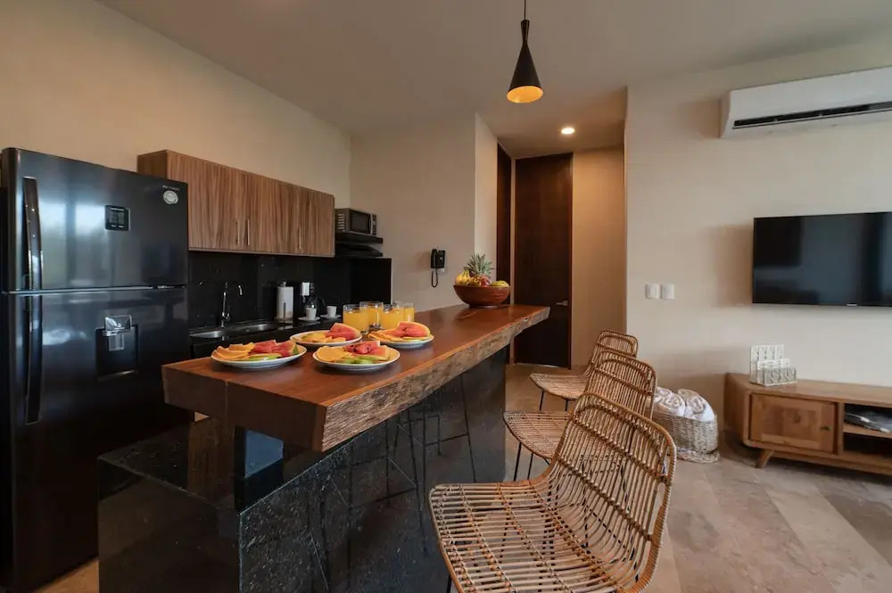 Two Bedroom Luxury Apartment by TuLuna