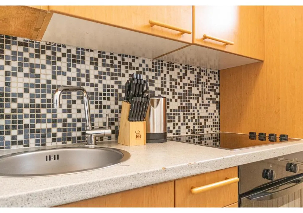 2 Pleasant Flats - Perfect for Long Stays