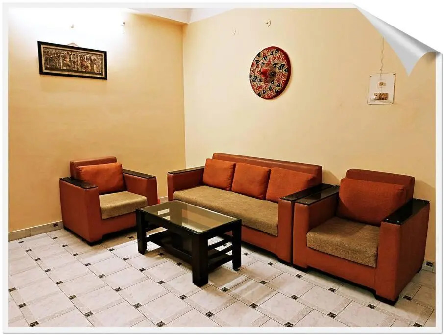 Non-AC Single Room on rent at KL Villa