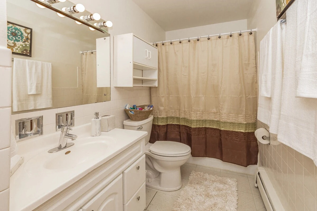 David’s Vacation Escapes Cozy Condo