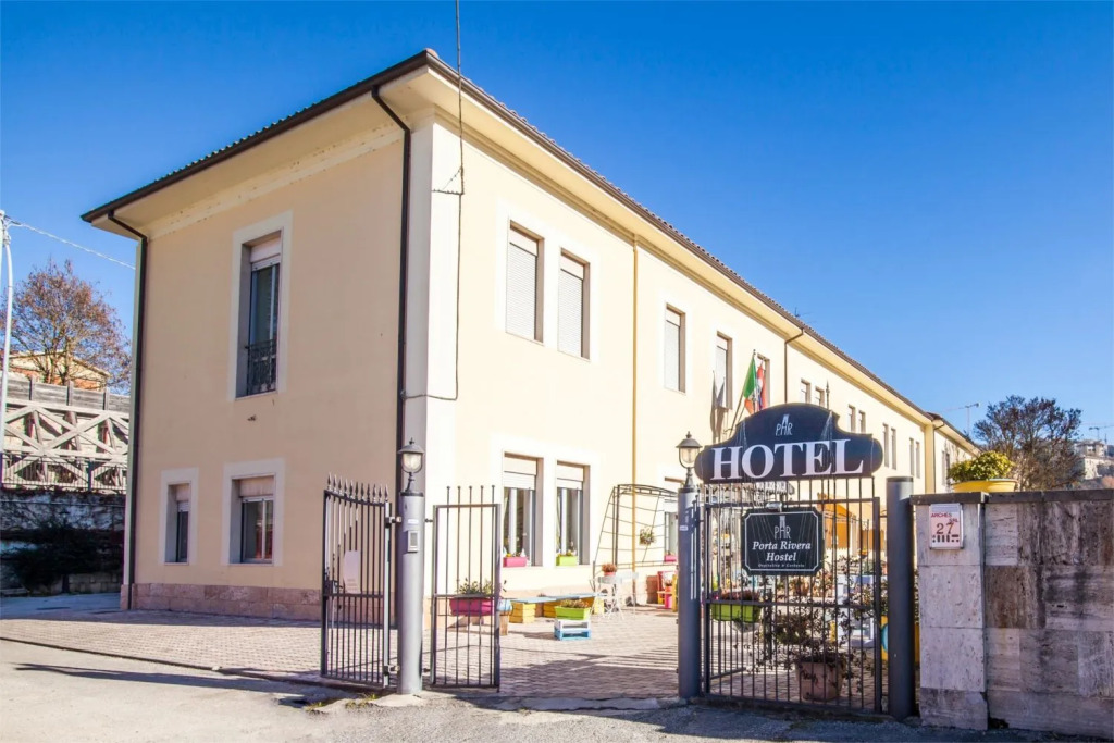 Hotel Porta Rivera