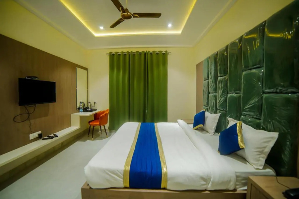 Hotel Global Inn - Few steps walk to Golden Temple