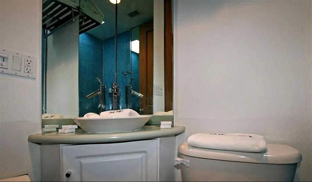SeaStays- South Beach Apartments