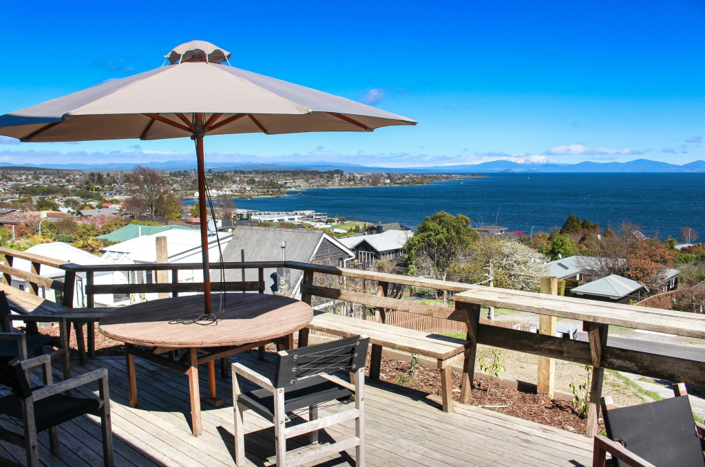 View From on Top - 6 Bedroom House