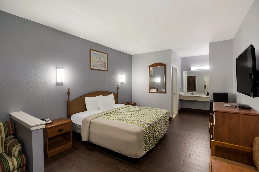 Scottish Inn & Suites