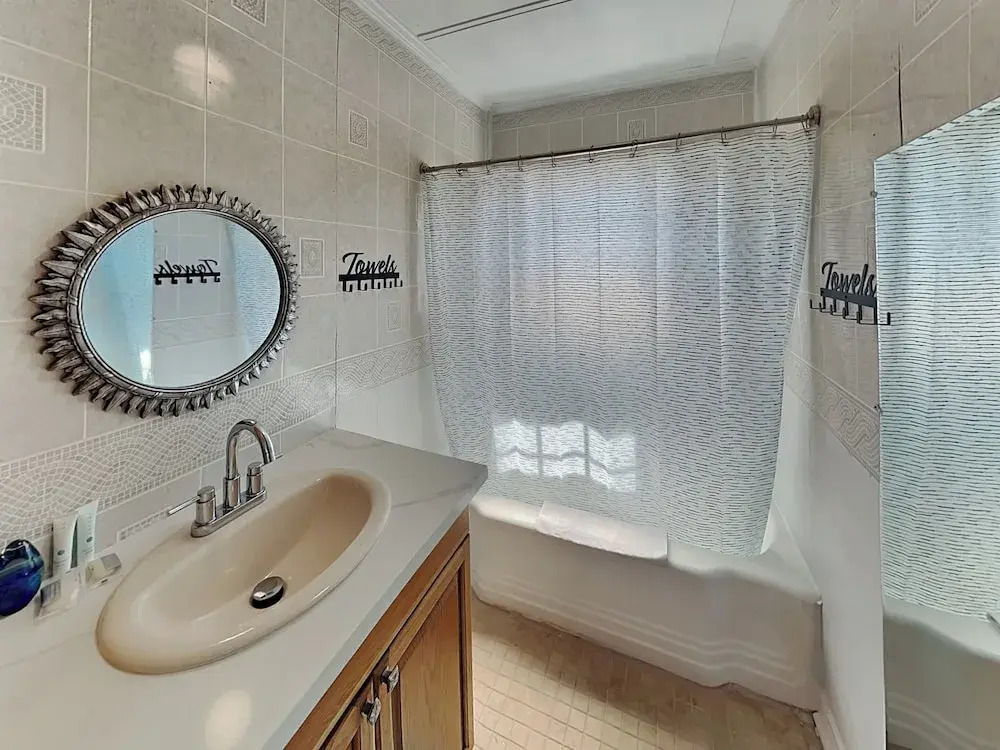 Surfside Crab Retreat by Ryson Vacation Rentals