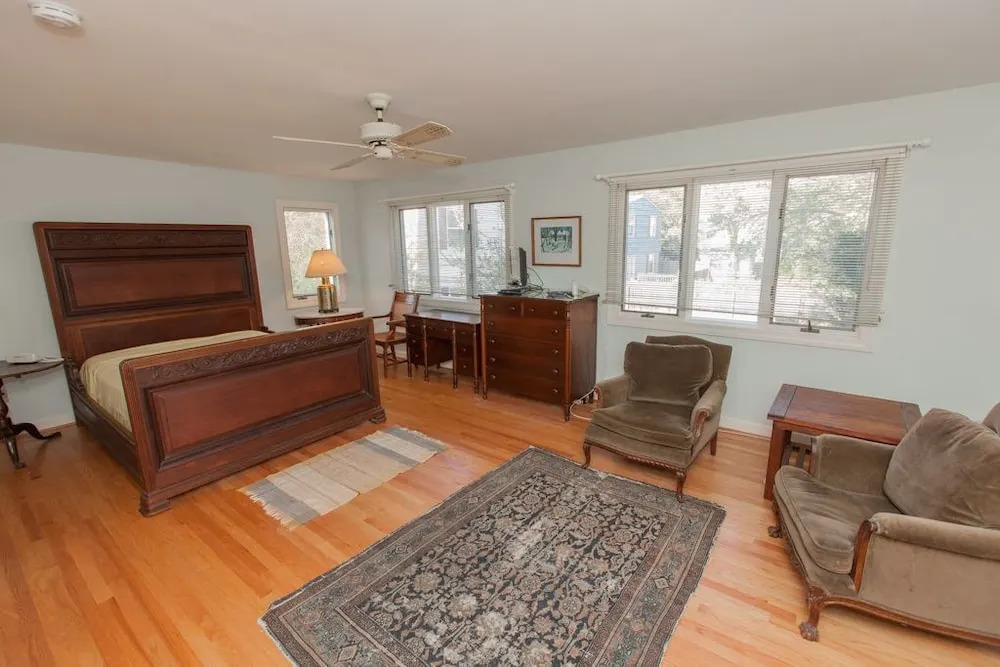 8707 Atlantic Ave Home 5 Bedrooms 4 Bathrooms Home