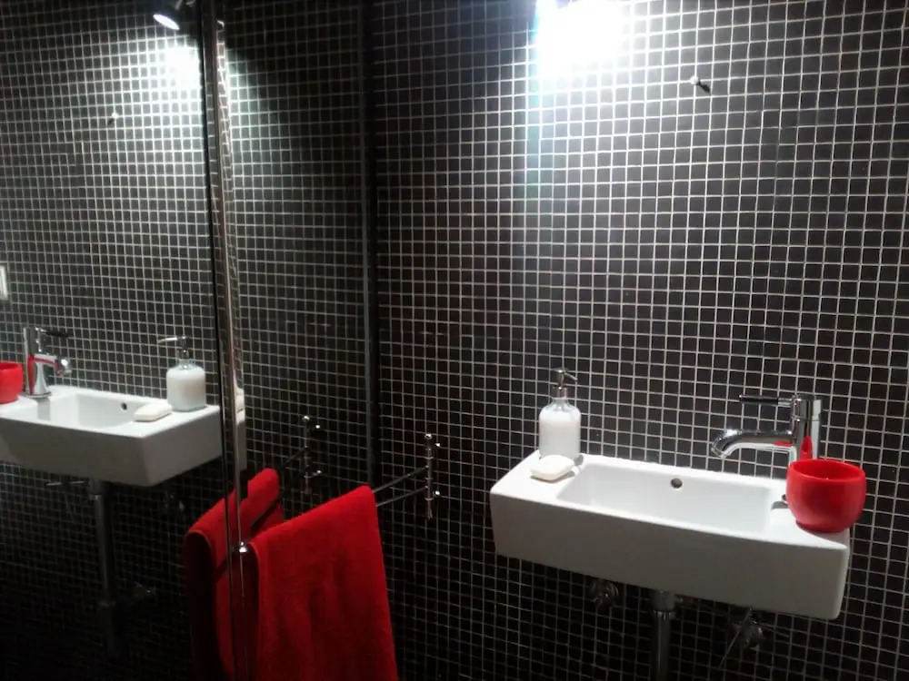 Stunning Apartment Near Chiado