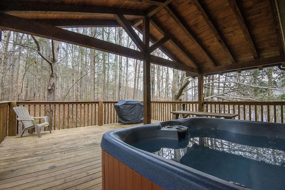 Homespun Hospitality by Heritage Cabin Rentals