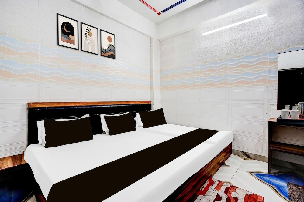 Deluxe Super Hotel O Mahadev