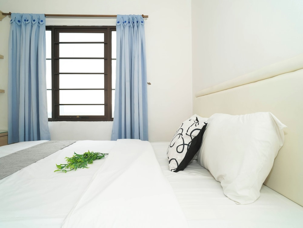 Stylish 3Br For 6 Pax At Puri Garden Apartment