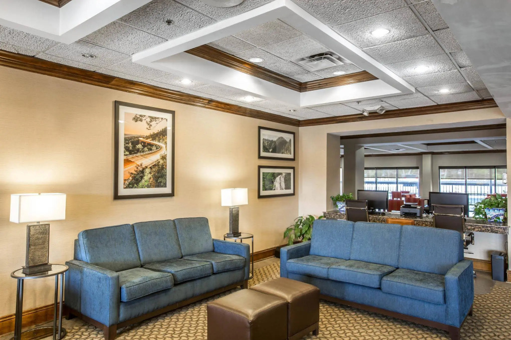 Vista Suites Near Island and Leconte Convention Center