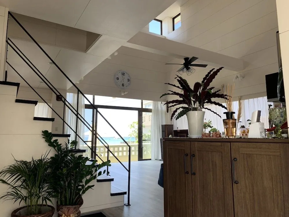 Sunset inn CHURASUN