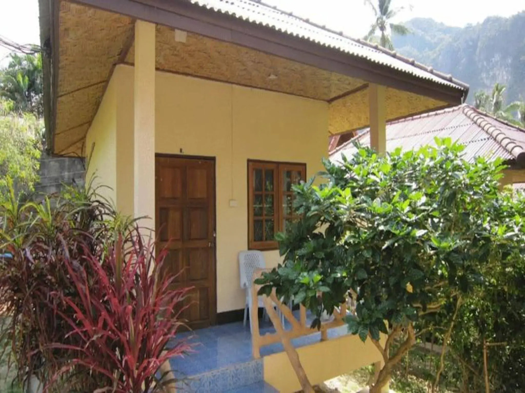 Adam Bungalow