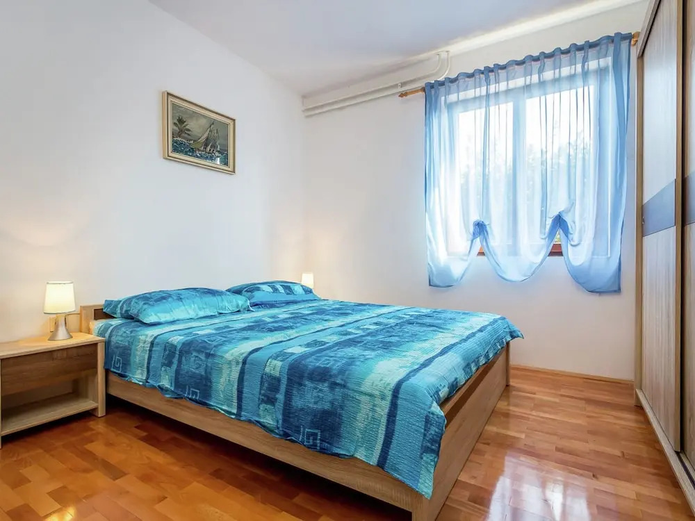 Detached 6 Bedroom House with Private Pool near Ližnjan