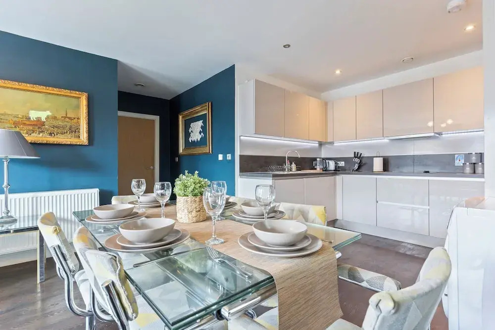 Stylish & Spacious Modern Apartments near Dalston Kingsland Station - by Short Stories London