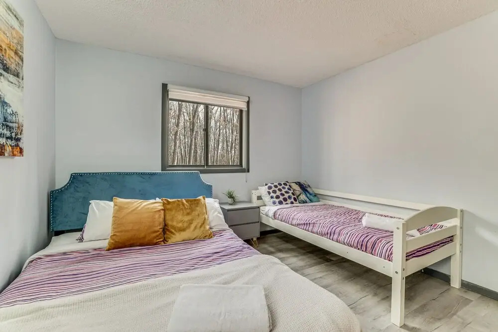 Hot Tub & Game Room: Poconos Home Near Hiking