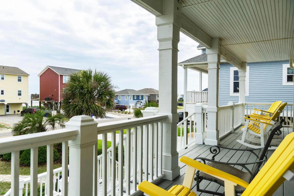 Tar Healin by Oak Island Accommodations