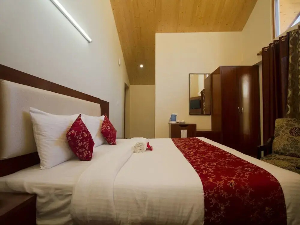 Hotel Eco Groves by OYO Rooms