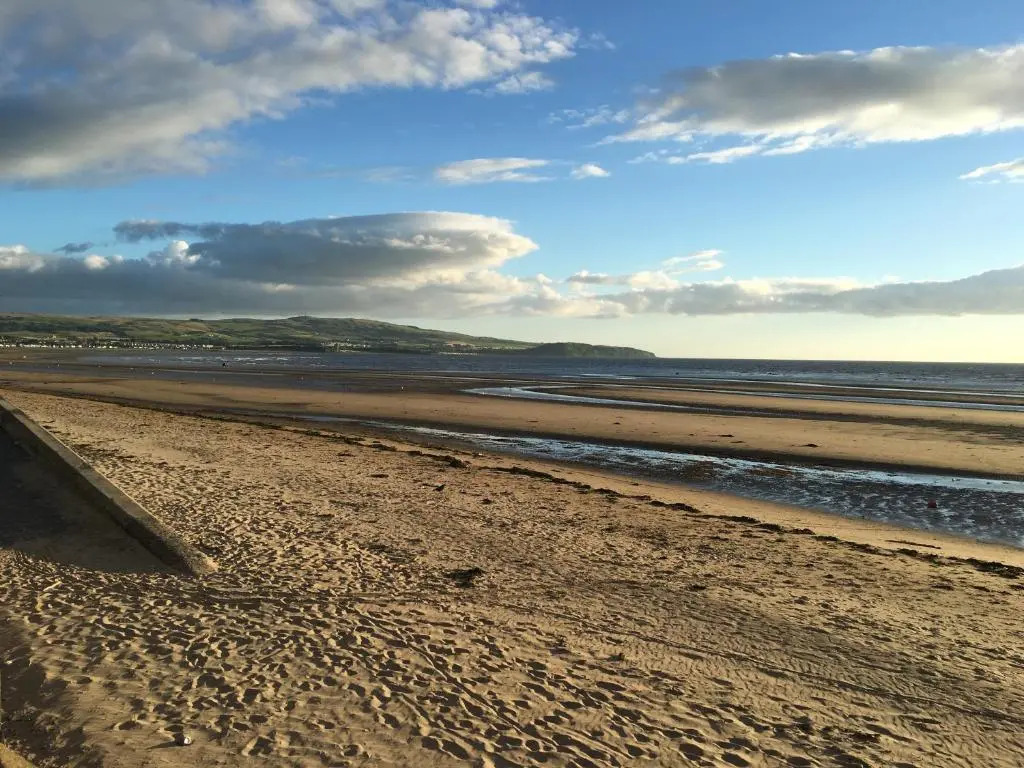 No.5 Ayr Beach - Coorie Doon
