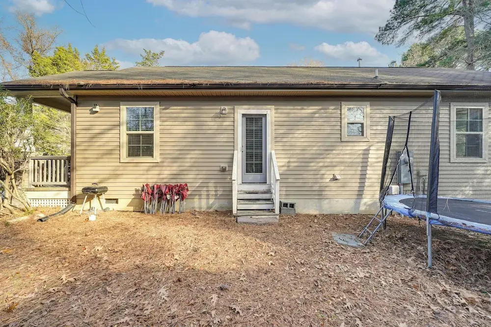 2 Mi to Downtown Durham: Family Home w/ Yard!