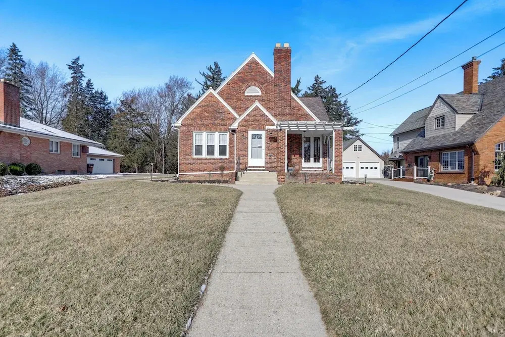 Cozy Tiffin House w/ Private Pool: 1 Mi to Town!