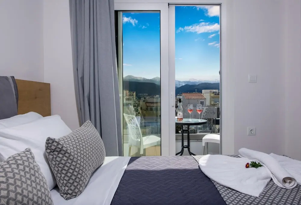 Deluxe City Hotel