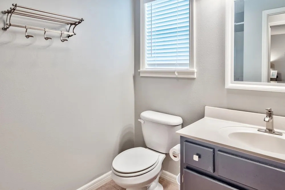Beachside Villas #114 - 2 Br condo by RedAwning