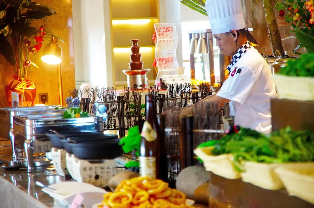 Ramada Plaza Dongxing City Center