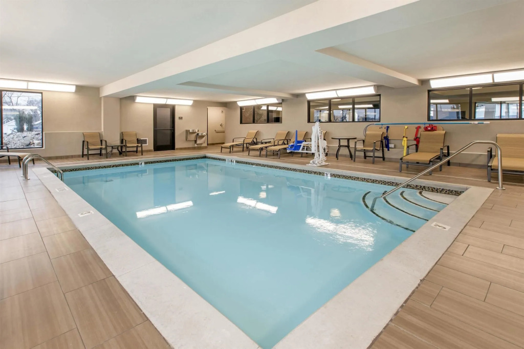 Country Inn & Suites by Radisson, Grandville-Grand Rapids West, MI