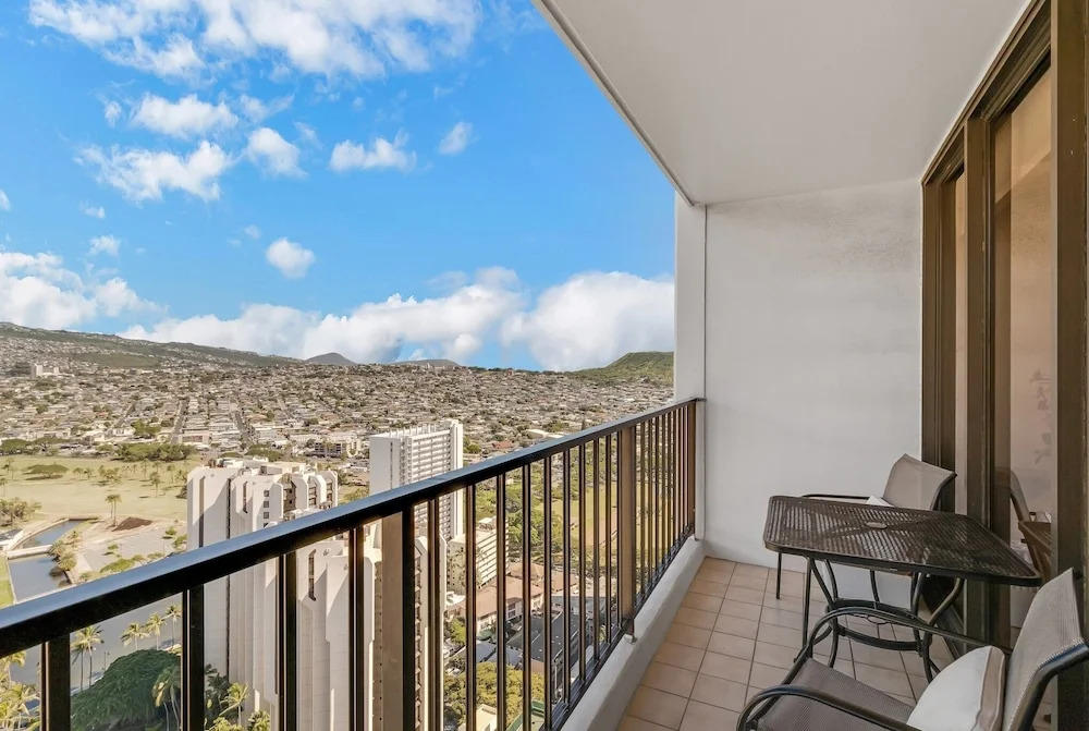 Tower 2 Suite 3709 - QQP