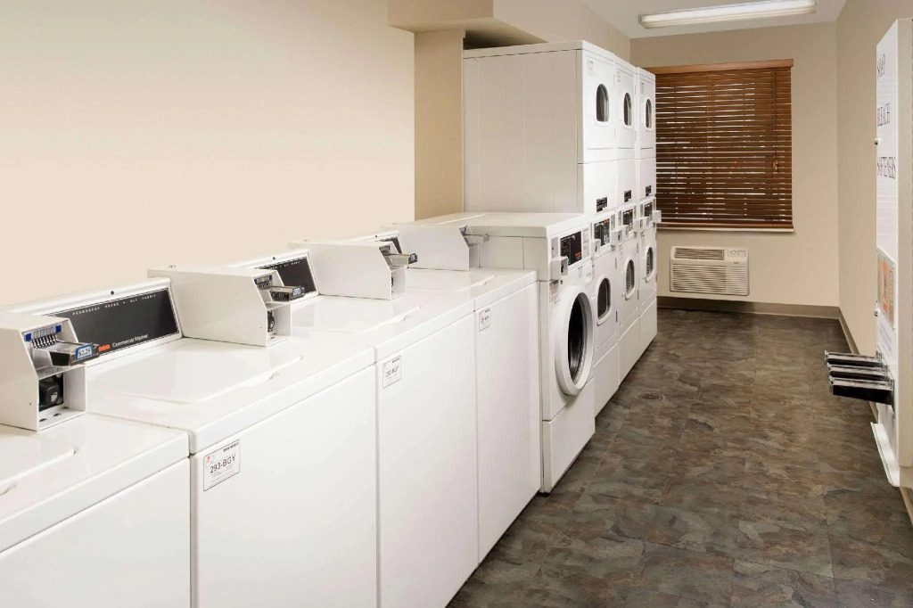 WoodSpring Suites Evansville