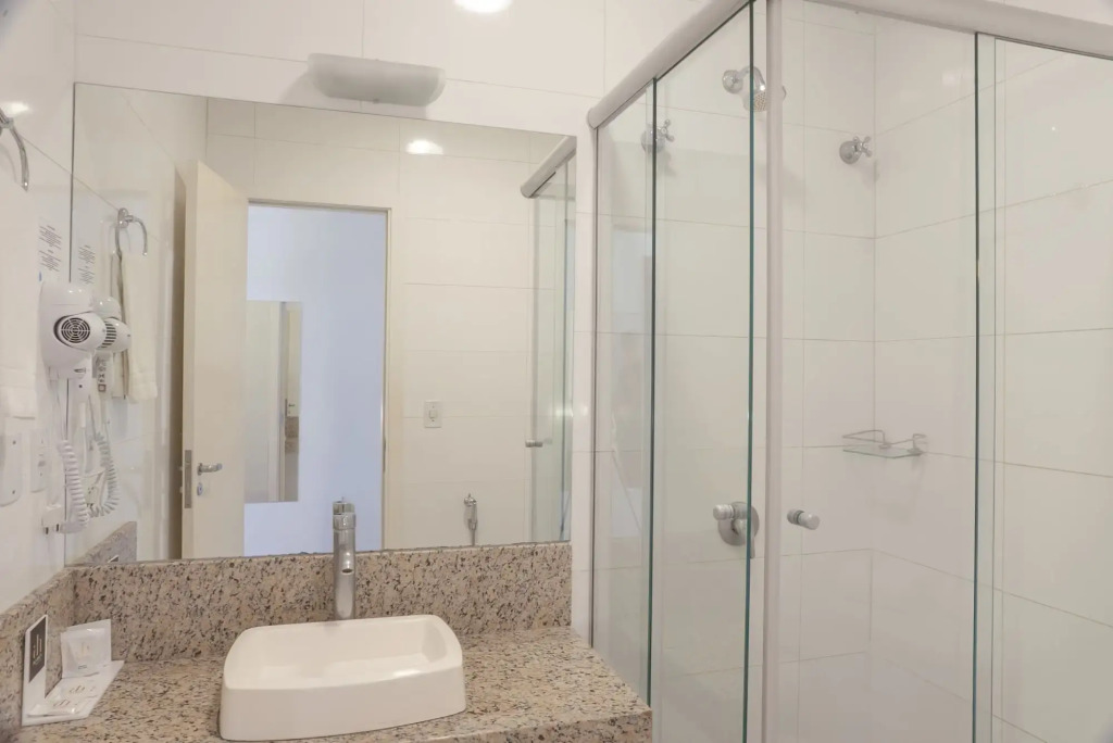 Hotel Açores Premium- 5 minutos do Moinhos de Vento