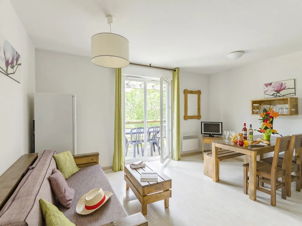 Nice Apartment With a Dishwasher Near a Recreational Lake