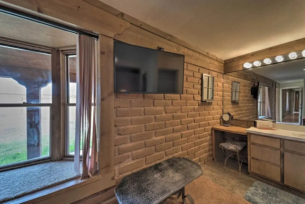 Rustic Ranch Retreat w/ Yard: 16 Mi to Ski Apache!