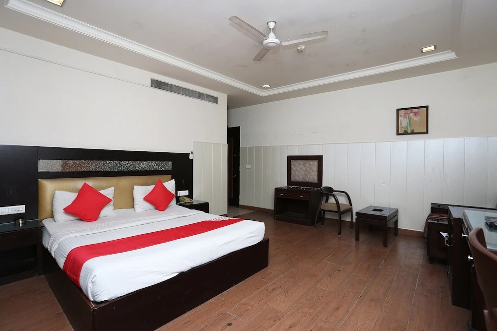 The Grand Hotel by OYO Rooms