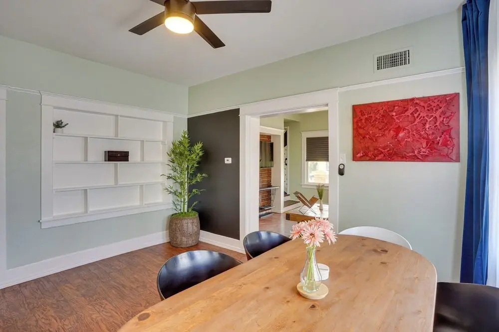 1 Mi to Dtwn! Bright Long Beach Apartment