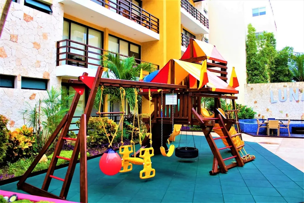 Lovely 2BR Condo in perfect neighborhood by Happy Address