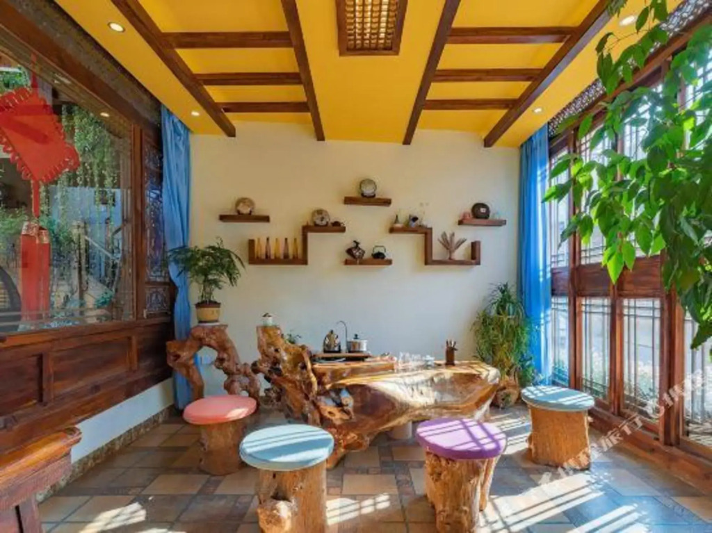 Manshan Caotang Snow Mountain Viewing Boutique Inn