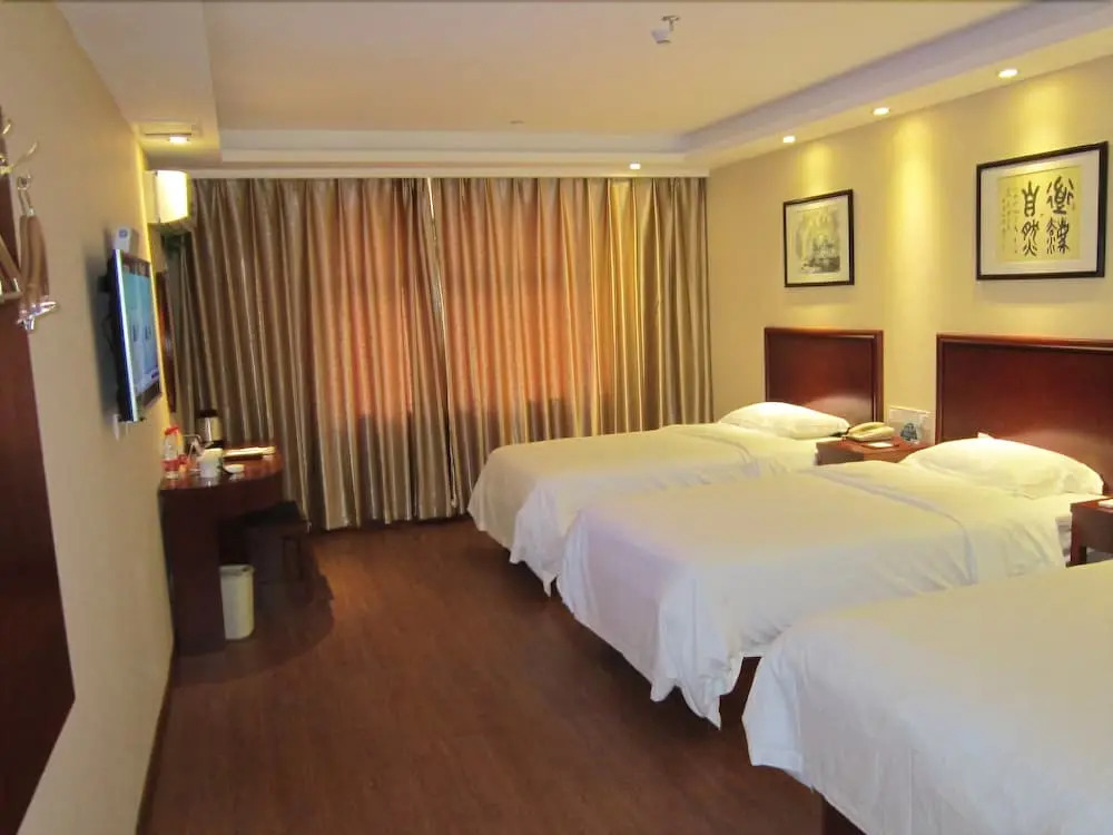 GreenTree Inn Huangshan She Town Paifangqun New Bus Terminal Station E