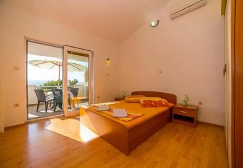 Apartments Es2